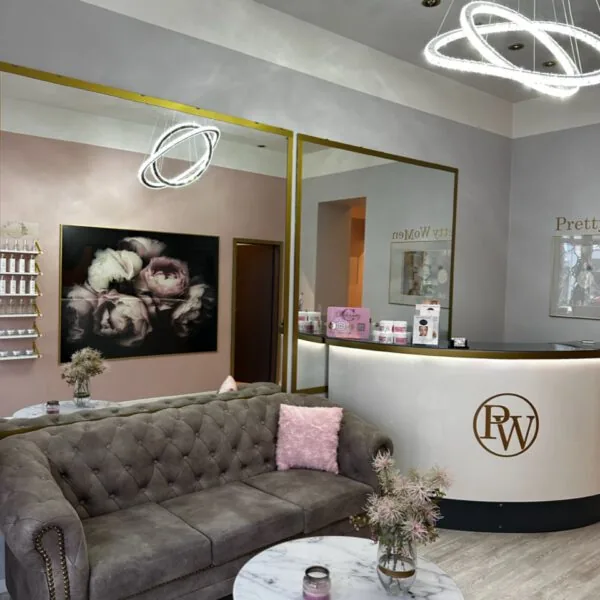 Stilvoll eingerichteter Behandlungsraum im Pretty WoMen Studio Berlin-Wilmersdorf